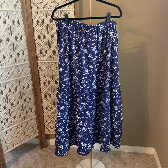 Lane Bryant Tiered Blue Floral Maxi Skirt 18/20 New with Tags - Picture 3 of 9